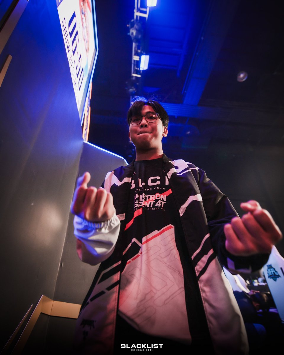 BLACKLISTINTL's tweet photo. #LegendZero is ready to throw hands 🥊 (and finger hearts 🫰)

How about you, agents? Ready to throw your votes for Edward at the #MPLPHHallOfLegends?

#BreakTheCode | #LakasNgPinas #MPLPhilippines https://t.co/ZJfCo8pMhB