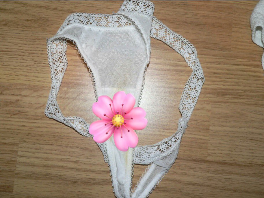 Xilaprincess's tweet photo. QUI VEUT ACHETER MES CULOTTES ? 😏 Vends mes culottes sales, venez privé si vous êtes intéressé 💸🌸 (pas gratuit). #dirtypanty #porn #moneyslave #moneyslaves #moneyslavefrance #feetpic #footpic #panty #sellpanty #dirty #pantysell https://t.co/m2xOgVXeaP