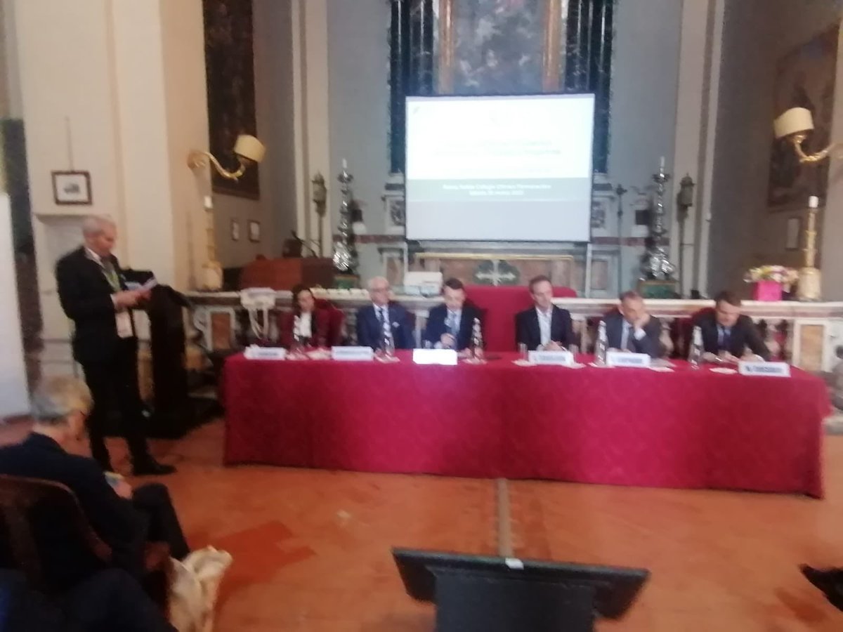 mandelli_andrea's tweet photo. Auguri alla Società Italiana dei Farmacisti Preparatori per il 30° anniversario. La #galenica è un’attività fondamentale della professione di #farmacista per rispondere ai bisogni di salute dei cittadini. #SIFAP https://t.co/kk3Xe0A1Xb