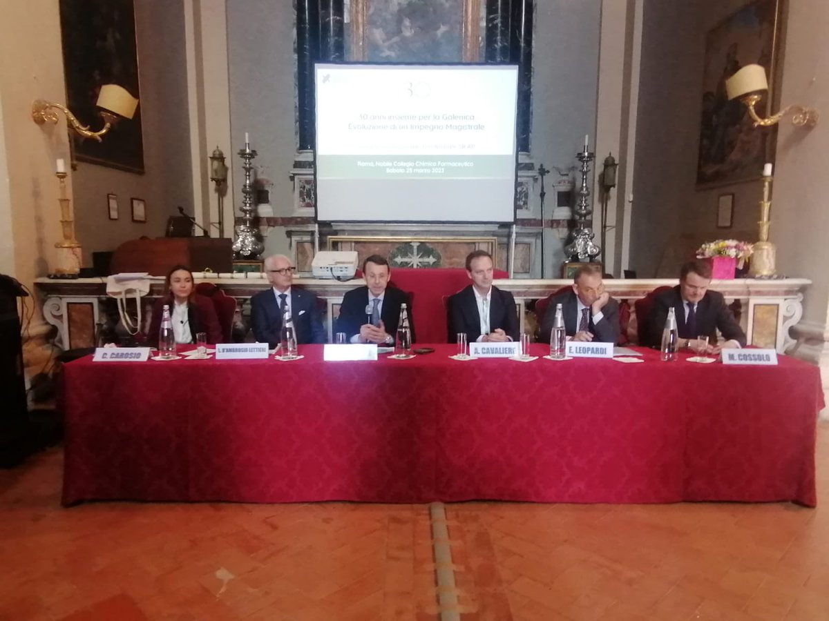 mandelli_andrea's tweet photo. Auguri alla Società Italiana dei Farmacisti Preparatori per il 30° anniversario. La #galenica è un’attività fondamentale della professione di #farmacista per rispondere ai bisogni di salute dei cittadini. #SIFAP https://t.co/kk3Xe0A1Xb