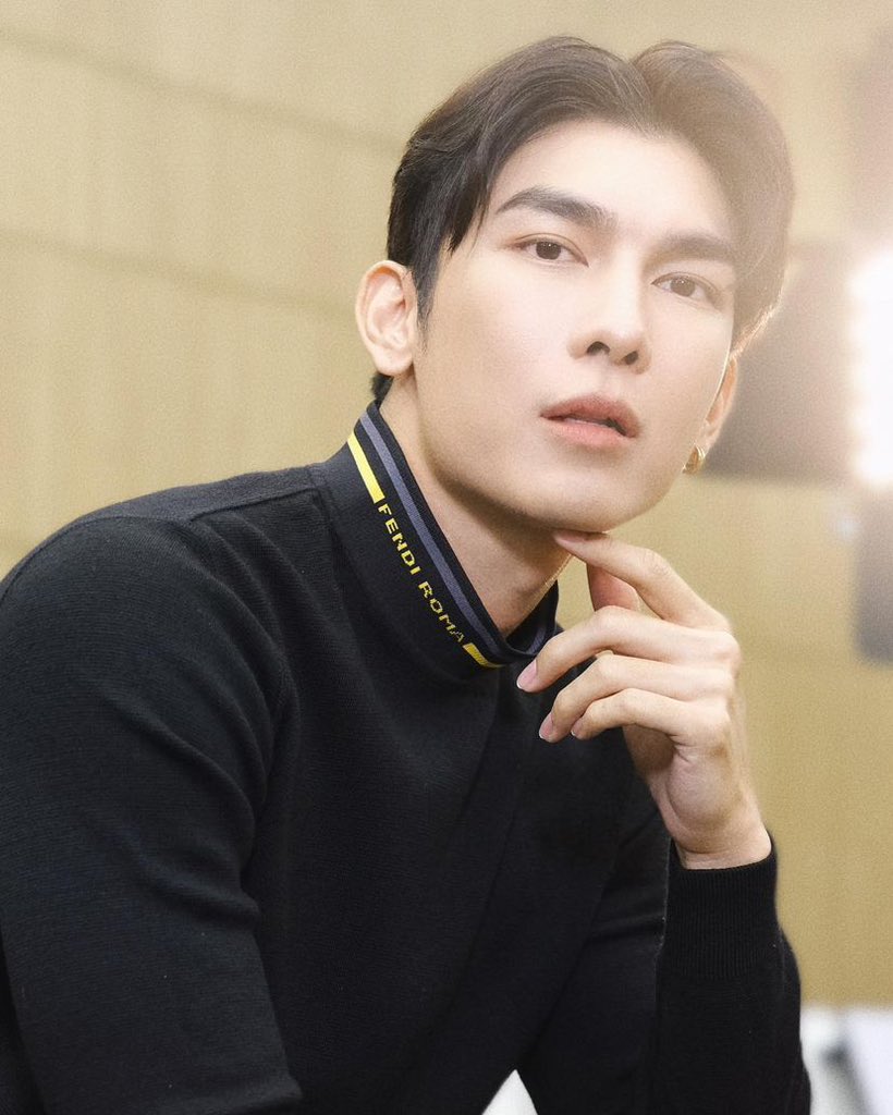 mewmorie's tweet photo. ©️ moly_makeup IG UPDATE || 🖤

@MSuppasit #MewSuppasit #มิวศุภศิษฏ์ https://t.co/LPPqxh7AVT