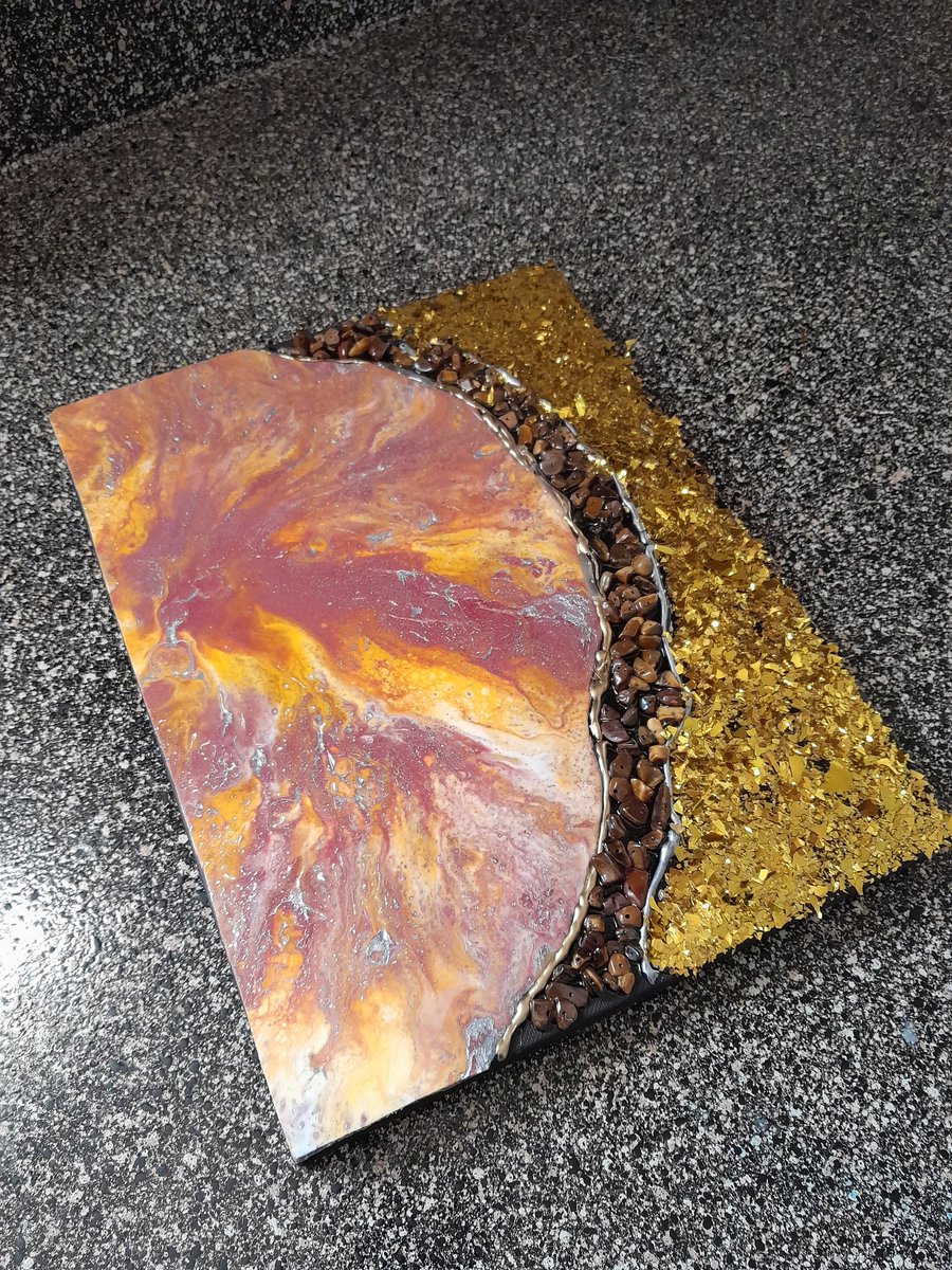 ReBirthmin11's tweet photo. I've been a little busy getting back in the lab.  #arttherapy #artistsontwitter #phoenixinfinitycreations https://t.co/9vvL4GSd1o
