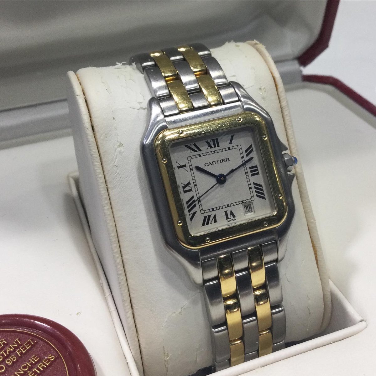 ericross12's tweet photo. This #Cartier Panthere Ladies #watch in yellow gold &amp; steel, model W25028B6, in now available in store. 

This 1998 watch comes complete with the original Cartier box &amp; paperwork. 

Yours for £2,995.00

DM us for more details or call 02074056646

#hattongarden https://t.co/E82Boi2Cup