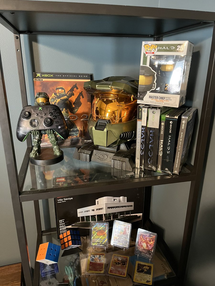 AlgorithmPlays's tweet image. My @Halo shelf is getting closer to being complete.