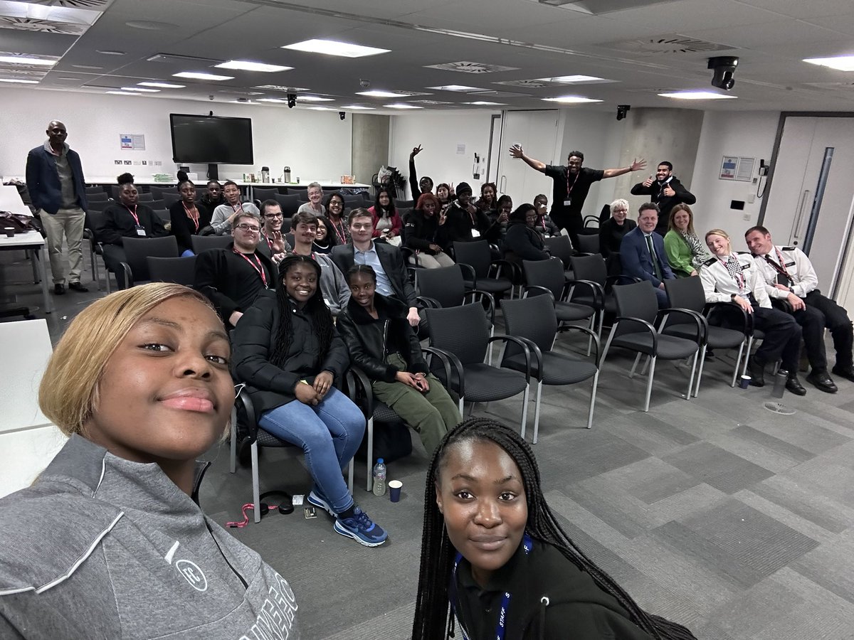 SouthwarkYAs's tweet photo. Thank you to everyone that attended our “Bridging The Gap” between Young People and the Met event yesterday evening, highlighting the work we and @SouthwarkYIAG have been doing in collaboration with @MPSSouthwark @metpoliceuk - part of @lb_southwark #SouthwarkStandsTogether week https://t.co/xbXYhNXwU4