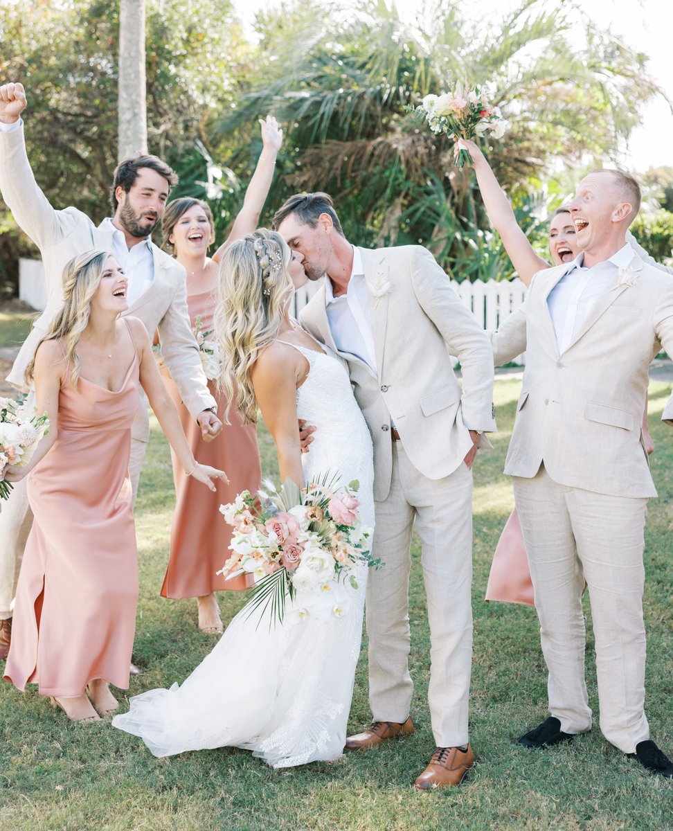 Now that's what we call a hype squad #WeddingGoals #CharlestonWedding 

𝒮𝒾𝓁𝒽𝑜𝓊𝑒𝓉𝓉𝑒 𝑜𝓃 𝒮𝒾𝓉𝑒
Charleston’s elite on-site hair and makeup vendor: @SilhouetteonSite 
SilhouetteOnSite.com
Info@SilhouetteOnSite.com