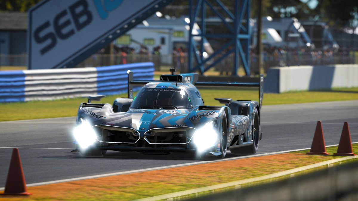 BScompetition's tweet photo. Wild starting phase at #ZEBRING 🦓

P2⃣ #MAHLERACINGTEAM
P8⃣ BS+COMPETITION
P9⃣ #TeamBMWBank
P1⃣2⃣ BS+TURNER (following an accident)

#BSCOMPETITION | #EsportsRacing | @iRacing | @vcoesports | #BMWSIM | @BMWMotorsport | @MAHLE_Group | #MAHLEsim | @Turnermotrsport https://t.co/UIeZHgyueT