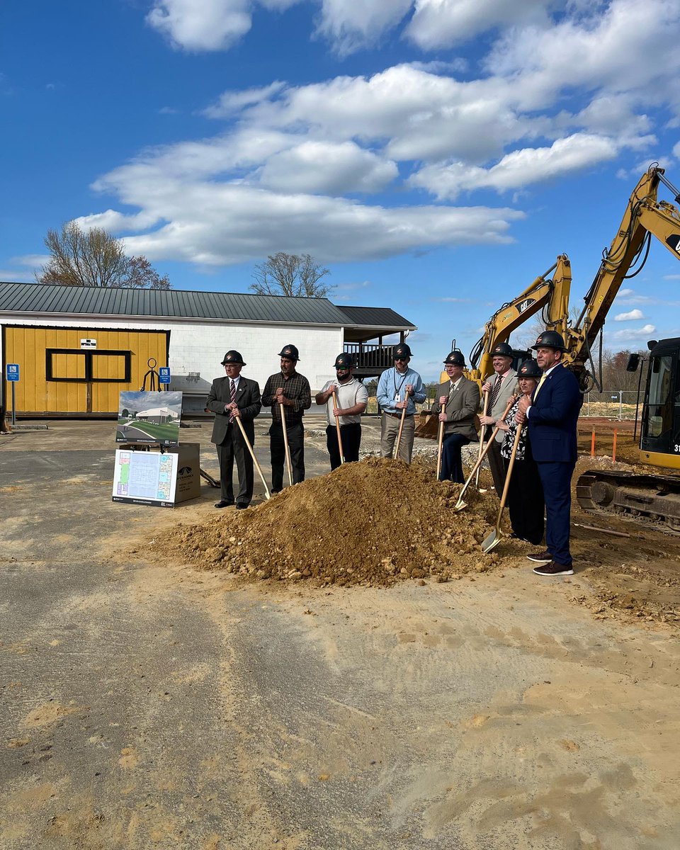 scoutpm_'s tweet photo. The official groundbreaking for the new Ider High School Gym was held on March 23, and Scout Program Management was honored to be part of the celebration. Special thanks to all those with @DeKalbCoSchools who have helped make this project a reality! #madesure https://t.co/XQWZu2wnUT