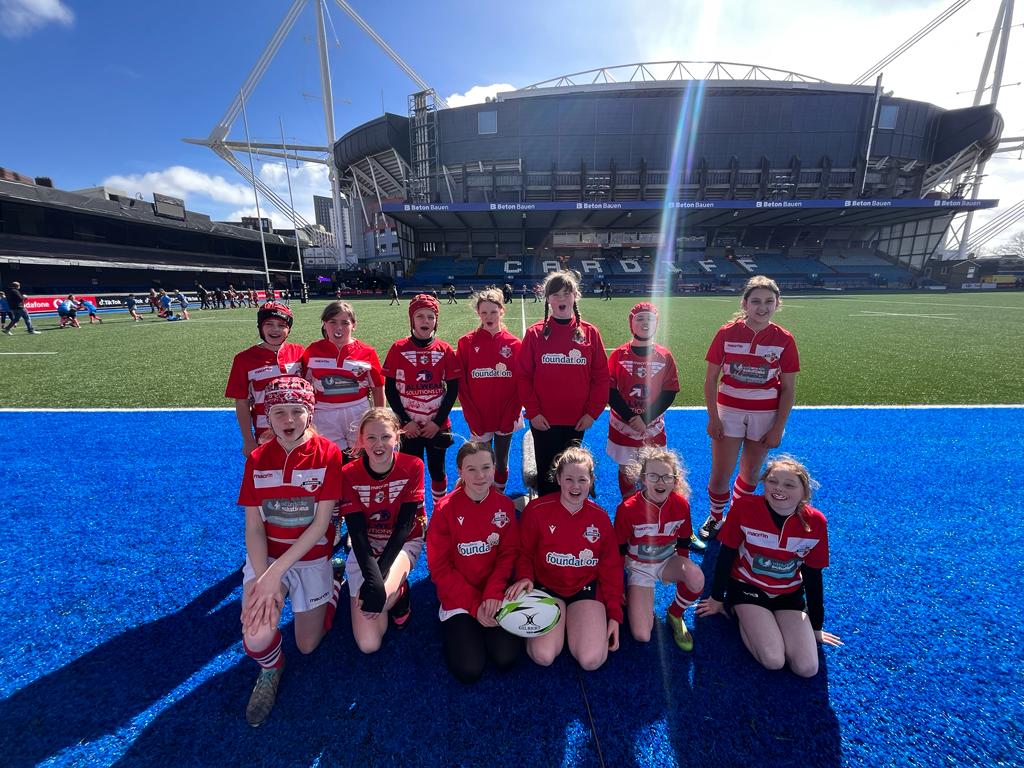 RugbyArrows's tweet image. Great morning of rugby for our u12s @ the Arms Park.  Lovely weather, great atmosphere &amp;amp; ready for the main event now...Cymru am byth!
Dewch ymlaen Cymru 🏴󠁧󠁢󠁷󠁬󠁳󠁿 Bring the FIRE 🔥
#welshRugby #walestowin @poundlandfoundation @dragonsrugby @waleswomenrugby