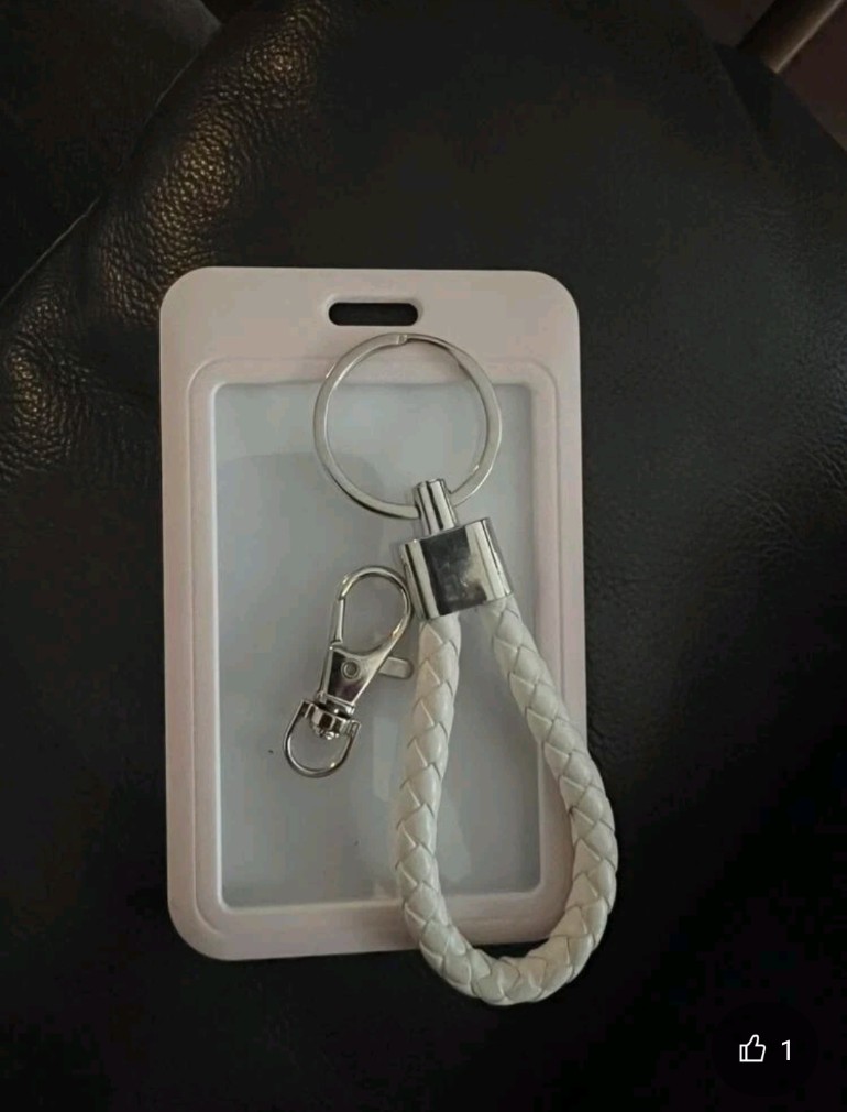 jw_n00's tweet photo. — YOIIII! #jamesgivea ♡ ̖ ́˗

photocard holder

— must be follow
— like &amp; rt
— mention ur 1moot na gusto mo rin manalo 

end : tuesday https://t.co/ZnQVfCjM52