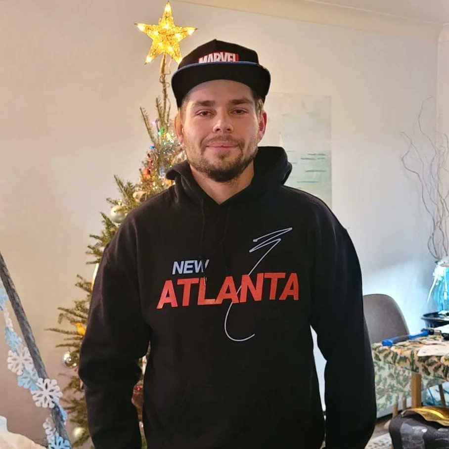 Triiillionaire's tweet photo. Shout out my Brothers Jamo & Darren they stay Reppin out here Fr π€πΎπ€ The only place New Atlanta is going is to the Tippity Top Top Top βοΈππ―π―π― #NewAtlanta
#Calgary #Edmonton #yyc #yeg #hoodies #black #red #white #menootd #Canada #rap
#TheRealTripJ #ProgressNest #GodsGrace https://t.co/2ZIutyWew0