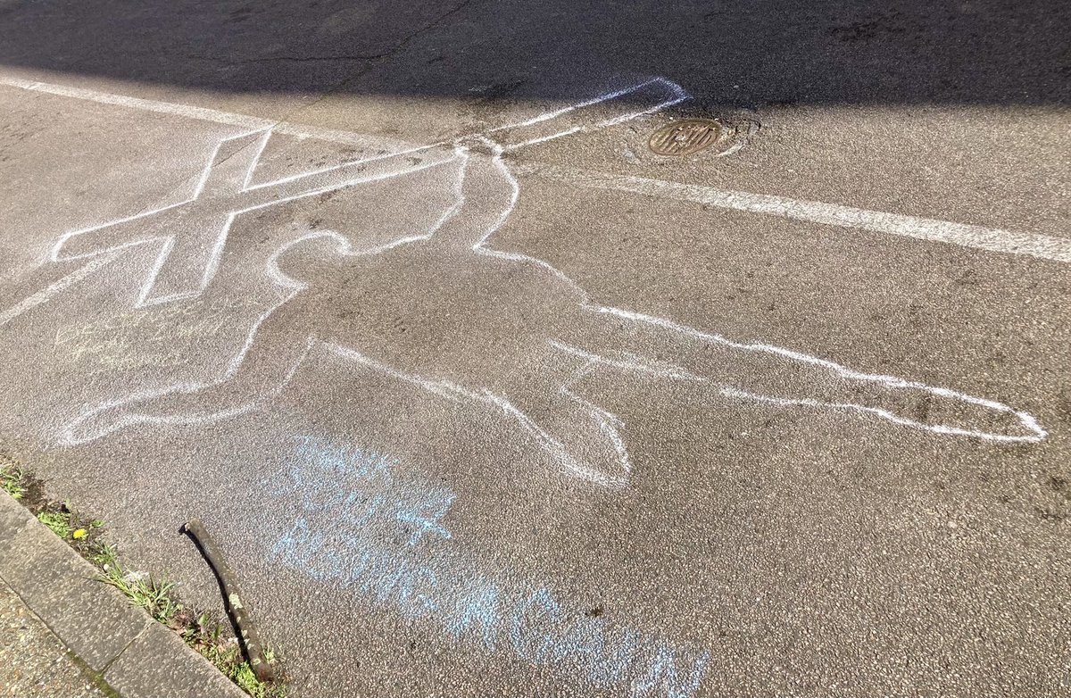 bexchapman3boys's tweet photo. Chalking our response to the fallen figure on the road reflecting on what it means to fall &amp; stumble @stmarksken @NorthLambParish @LambethTrail #lambethpassiontrail @SouthwarkCofE https://t.co/Pm3WDWEHHy