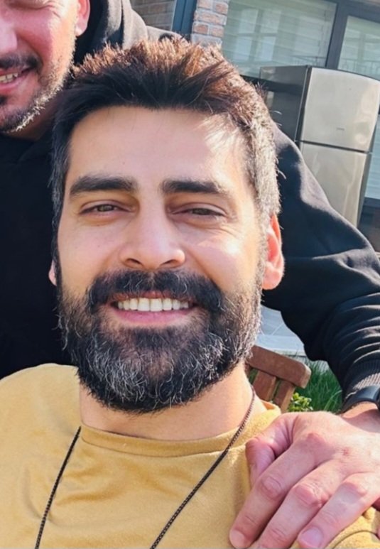 graazzka's tweet photo. 🧡🧡🧡🧡💛💛💛💛 @ERKANMERICC #ErkanMeriç https://t.co/M9yd12a85s