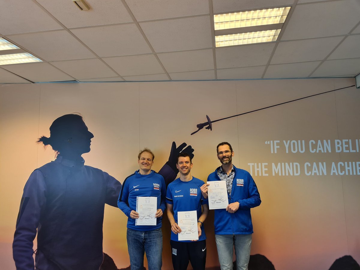 Trainer Bijker
Trainer Rutjes 
Trainer van Winden

Diploma coach/trainer niveau 2 gehaald!

"If you can believe it, 
The mind can achieve it."

#gogogo #knas #trainer #coach #schermen