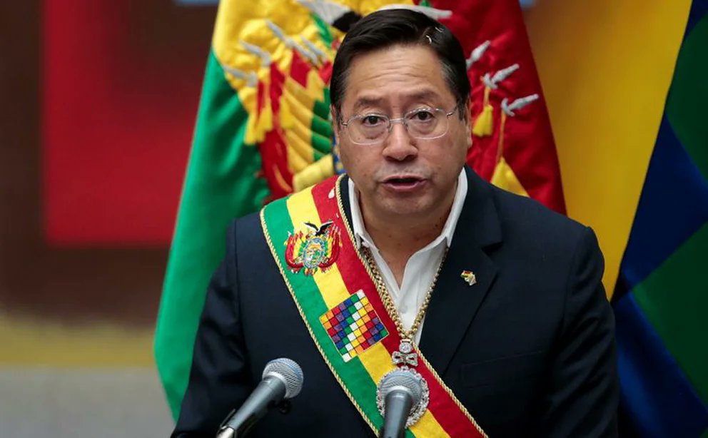 #CabildeoDigital #Loúltimo #Loimportante 
EL ÚLTIMO MANOTAZO (A los fondos de pensiones) Y ENCIENDE ALARMAS DE OSCUROS NEGOCIOS
Luis Arce captura los fondos de pensiones bolivianos como salvavidas y enciende alarmas de oscuros negocios.
cabildeodigital.com/2023/03/el-ult…