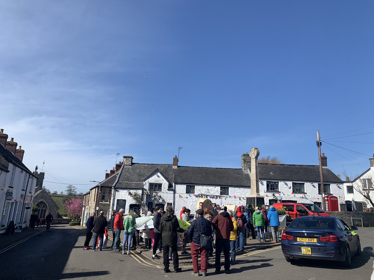 The town of Llantwit Major peacefully protest against a far right group. #llantwitmajor <a href="/Journo_USW/">Journalism_USW</a> <a href="/theDiffDaff/">the DiffDaff</a>