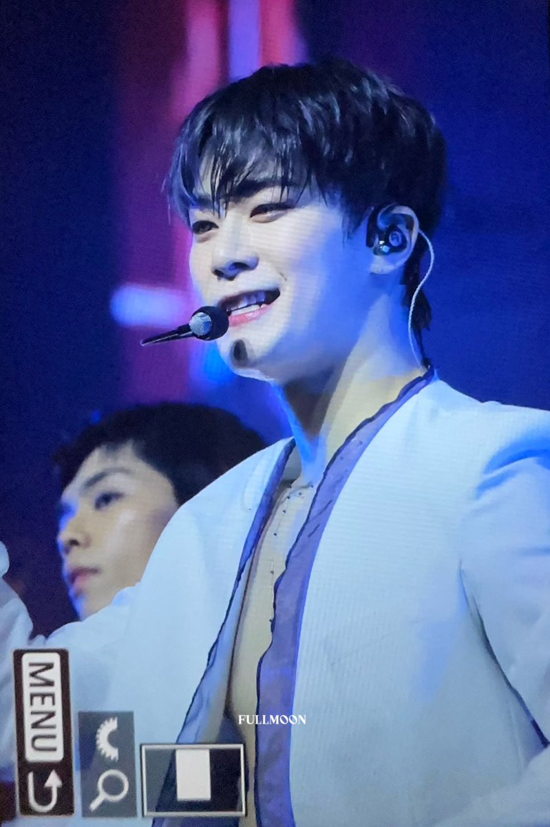 full_moon980126's tweet photo. 230325 팬콘 

 #ASTRO #MOONBIN #문빈 @offclASTRO https://t.co/XbmpKaQ5Ei