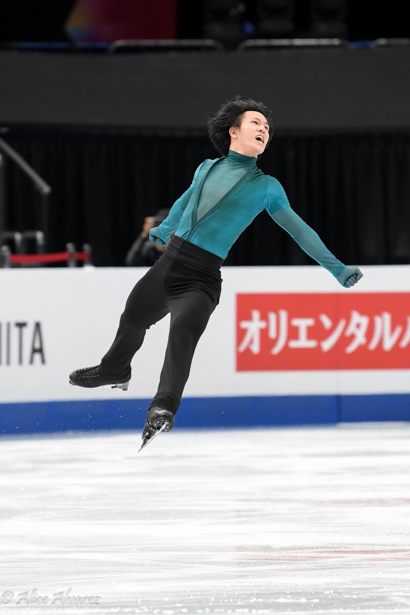 2 français dans le top 10 mondial! 🇨🇵 Bravo Kévin et Adam 👏🏼 
#kevinaymoz #adamsiaohimfa #teamfrance #equipedefrance #WorldFigure #Saitama #patinage