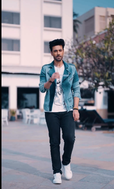 willbeback_ak's tweet photo. Oouufff the walkkk!!🥵🔥

#KaranvirSharma @karanvirsharma9 #Hunter #HunterOnAmazonMiniTv https://t.co/t7CYKkloiO
