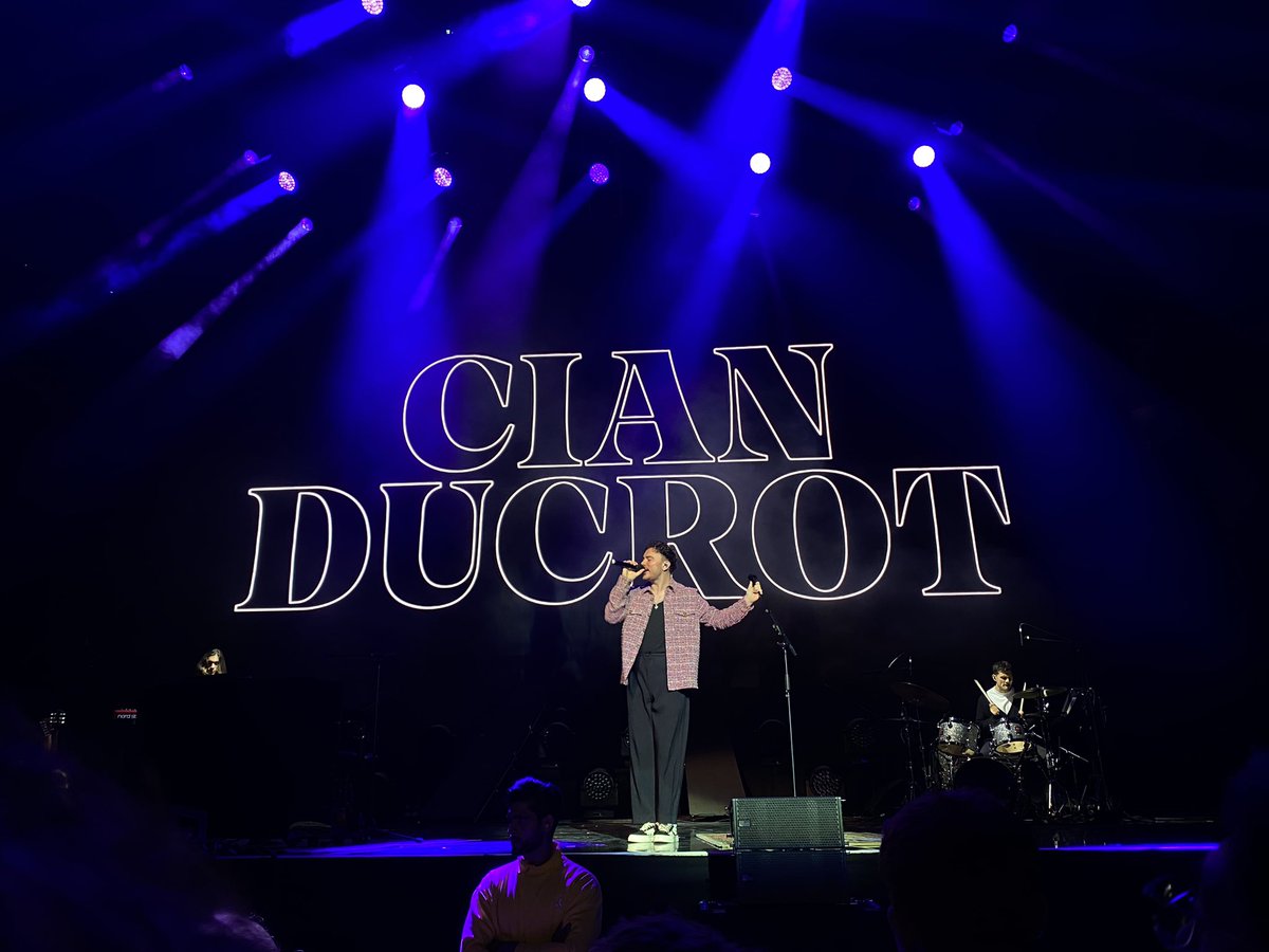 beth_fennell's tweet photo. @Cian_ducrot thoroughly enjoyed your set at the O2 last night🥰 https://t.co/5x6Fw9Vclt