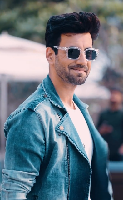 willbeback_ak's tweet photo. Oouufff the walkkk!!🥵🔥

#KaranvirSharma @karanvirsharma9 #Hunter #HunterOnAmazonMiniTv https://t.co/t7CYKkloiO