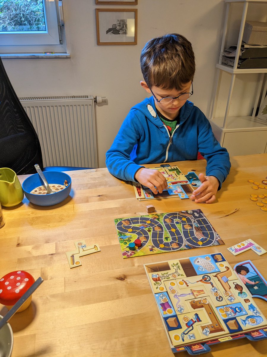 Unfassbar genial, diese Spielerlebnisse! #PlanetUnknown <a href="/StrohmannG/">Strohmann Games</a> <a href="/AdamsAppleGames/">AdamsAppleGames</a> #Revive <a href="/AportaGames/">Aporta Games</a> #Wanderlust @PWalkerHarding #StapelStopf <a href="/LookoutSpiele/">Lookout Spiele</a> Ich liebe alles daran! #boardgames #playingboardgameswithkids #familyfun