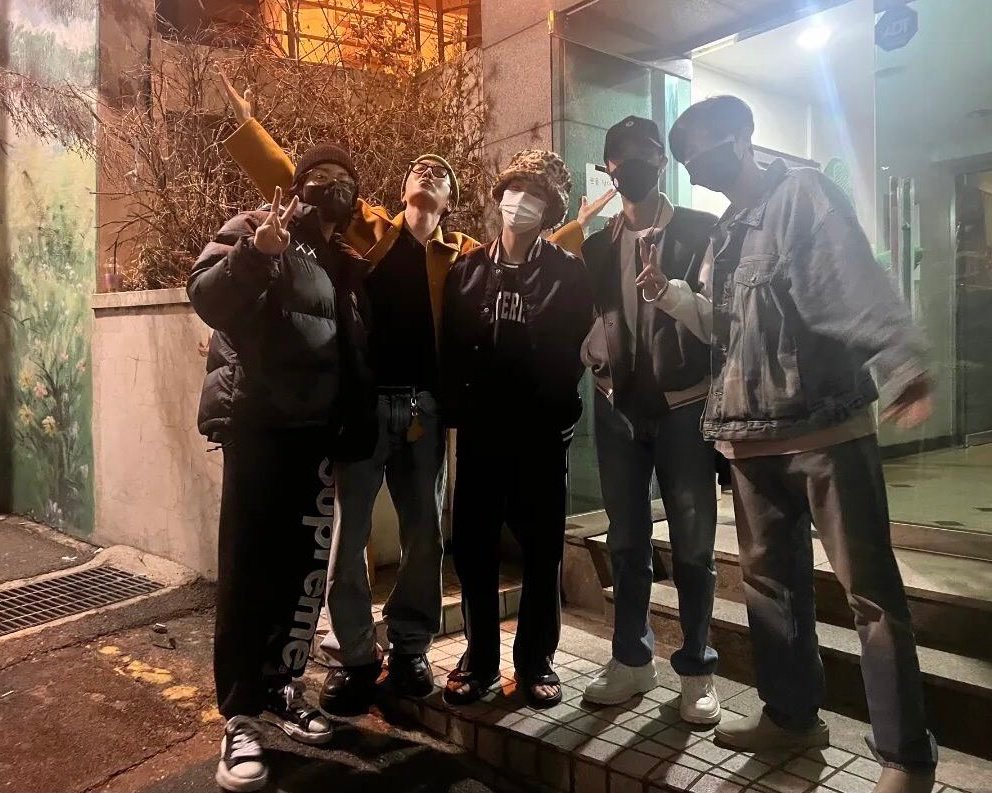 Eternal1995_613's tweet photo. 团啊我的团啊😭😭😭 https://t.co/twGIKTfzTK