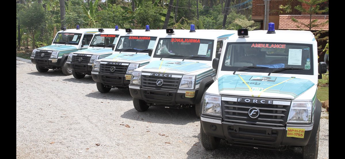 ಕೊಟ್ಟ ಮಾತಿನಂತೆ "ಅಪ್ಪು ಆಂಬುಲೆನ್ಸ್" ಸೇವೆಗೆ ಆಂಬುಲೆನ್ಸ್ಗಳನ್ನು ತಲುಪಿಸಿದ ಕ್ಷಣ.
#YashoMarga #AppuAmbulance