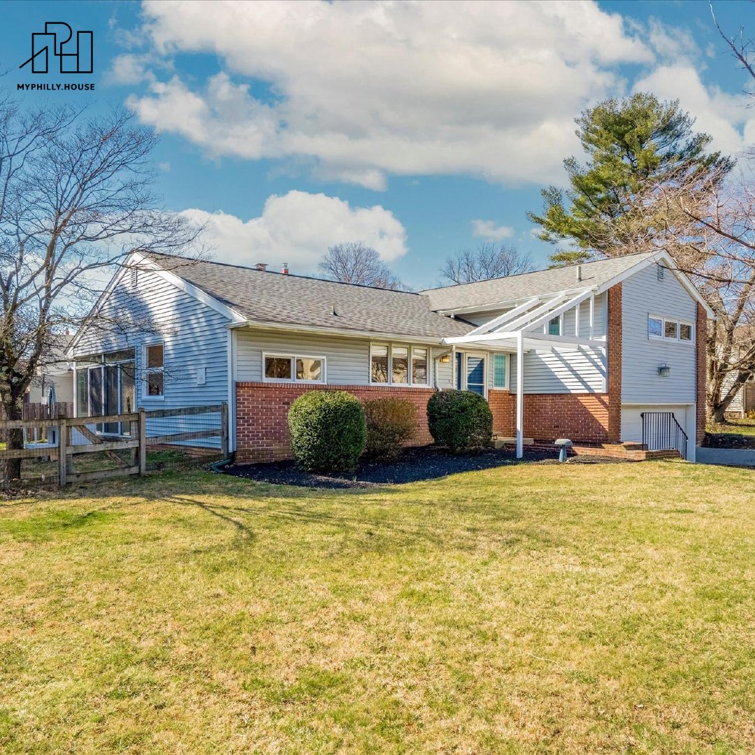 MyPhillyHouse's tweet image. 𝘜𝘯𝘥𝘦𝘳 𝘊𝘰𝘯𝘵𝘳𝘢𝘤𝘵 - 522 N Wynnewood Avenue, Wynnewood, PA 19096

Congrats to Lindsay Good and her investor clients for putting this mid-centruy split-level home under contract! 🎉

#undercontract #mainlinepa #parealtor #investors #compassre