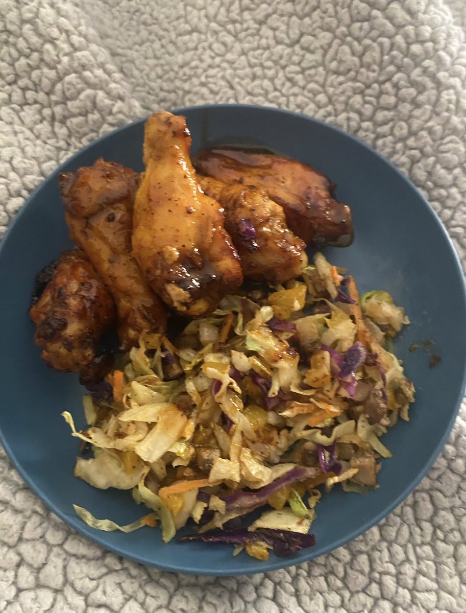 culinarycavs's tweet image. CulinaryCavs Cook at Home!

Student(s): Chef, I made *insert food* at home.

Me: “Did you take a picture?” 🖤

•Harley M., Tiramisu Cupcakes 
•Janiah K., Asian-style Wings w/ Stir-fried Cabbage
•Wesley F., Homemade Baklava 
#documentyourprogress 
#whatsgoodrne @RNECavaliers