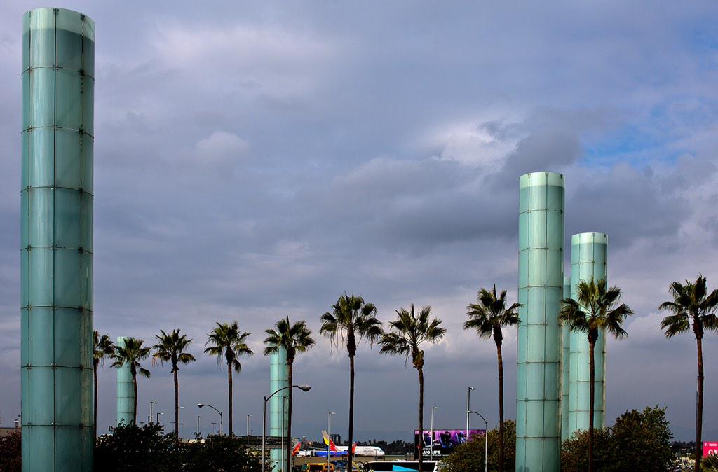 flyLAXairport's tweet photo. Tonight the iconic #LAX pylons will go dark from 8:30-9:30 p.m. to observe #EarthHour. Los Angeles World Airports has set a bold goal by 2045 to have carbon-neutral airport operations. Follow along each hour as we tweet about LAX's sustainability program! #EarthHourLAX https://t.co/x6Iuypbqrr