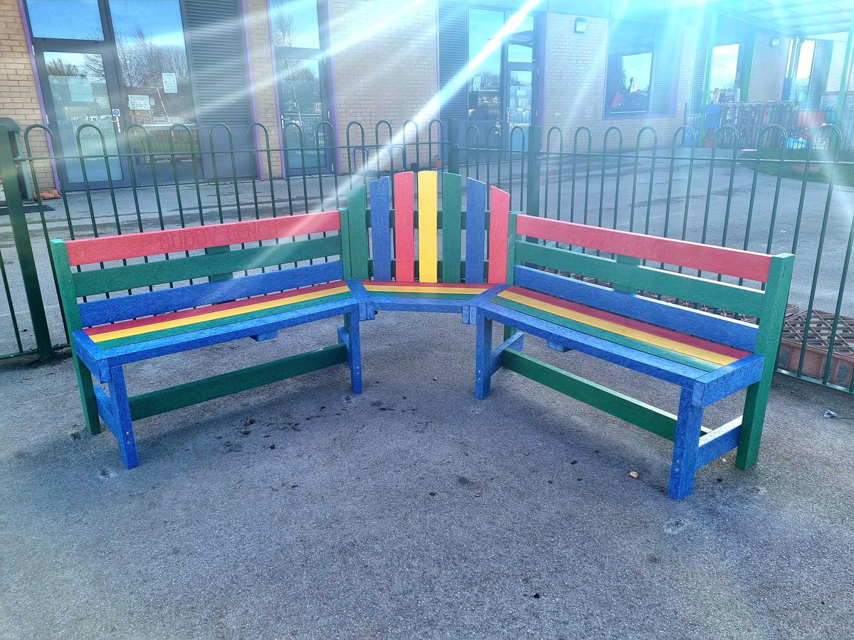 This is our Buddy Bench that we purchased from our winnings of runner up in the Tesco's blue token community project "Growing friends" Thank you to all who supported the school and voted with your blue tokens 😊