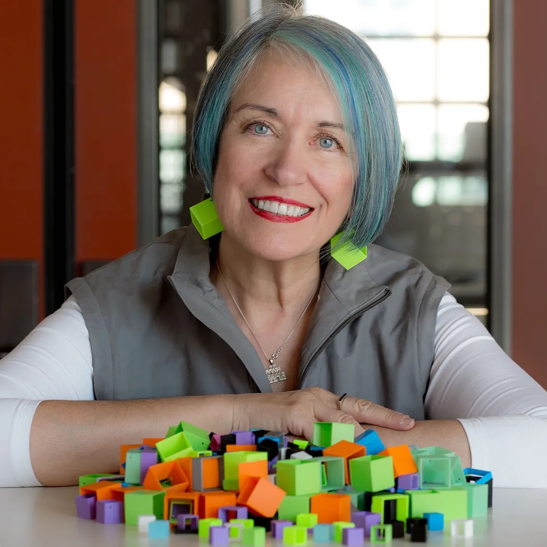 KIDMuseumMD's tweet photo. Visit KID tomorrow to experience our new #MeetAMaker program.
We’re hosting Sarah Boisvert, one of the #HistoryMakers responsible for LASIK. She also founded @NewCollarNetwrk to provide 21st-century workforce training. Sarah will be with us from 1 - 3 PM – drop by and say hello! https://t.co/luo9QH9utr
