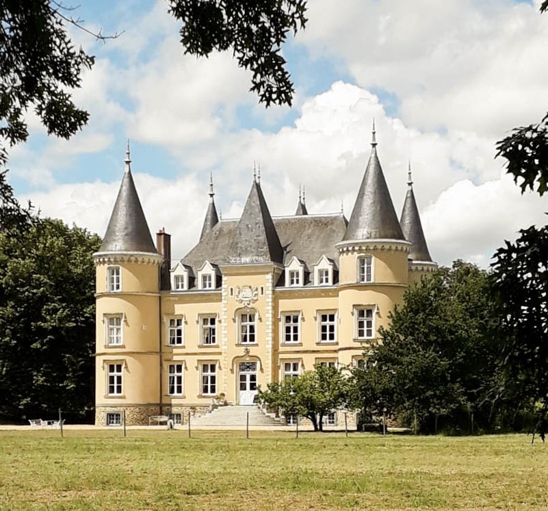 GroupEvolution_'s tweet image. Our guests benefit from exclusive use of the gorgeous Chateau de la Motte Henry in the Pays de la Loire, France.

On-site there are superb exercise facilities, welcoming relaxation areas and an ability to escape the hustle and bustle of everyday life.

#GroupEvolution