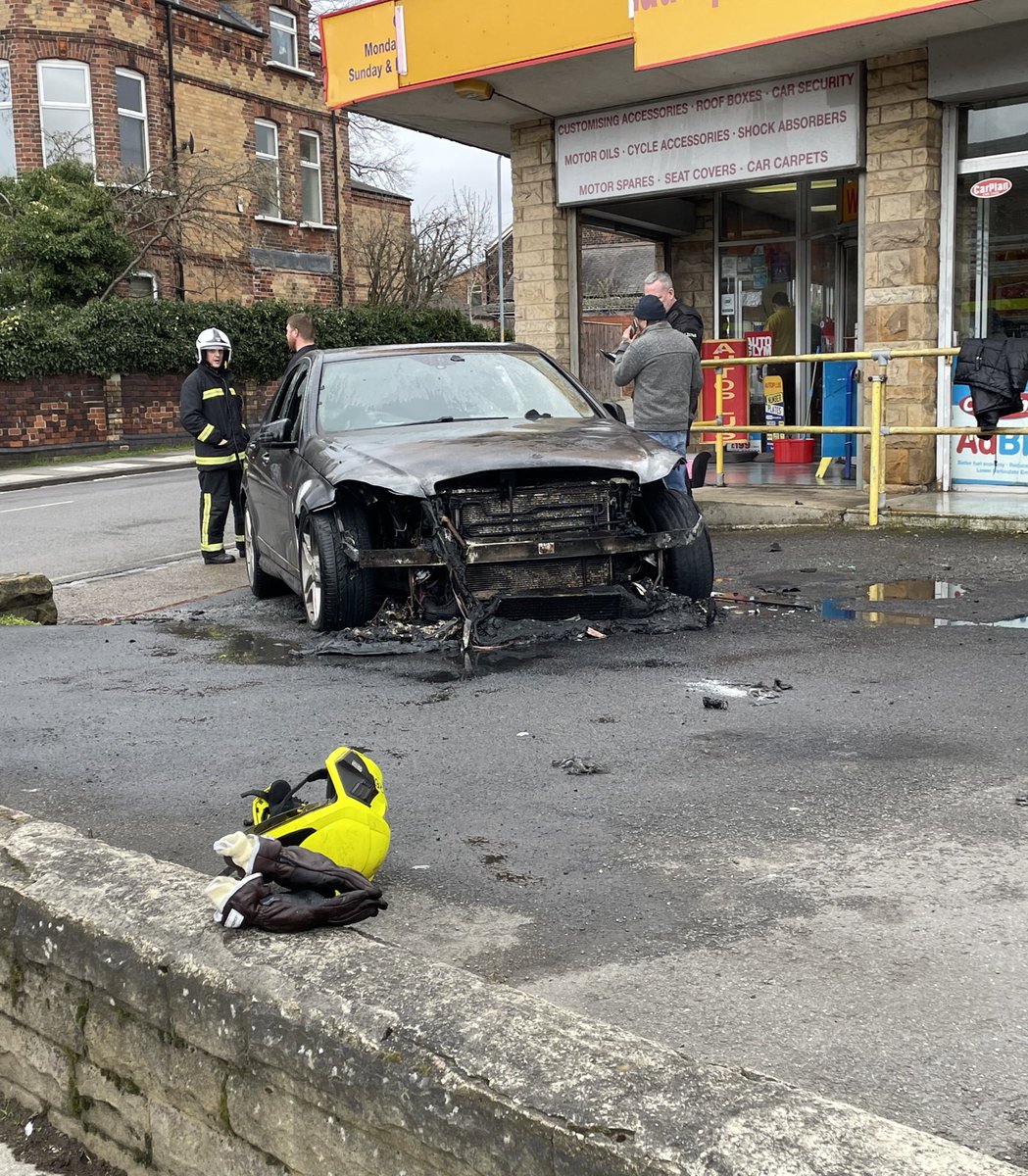 R2Images's tweet photo. Cleveland Fire Brigade and Cleveland Police at the scene of a car fire in the car park of Auto Plus on Norton Road. Traffic is currently restricted to one way only. @ClevelandRPU  controlling traffic https://t.co/WB3TPOA59a