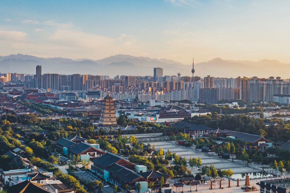ShaanxiPlus's tweet photo. This is Xi'an, a city that you don't want to leave once you come. Its cultural heritage is profound and amazing. #BestTourismDestination  #ShandongTourismDevelopmentConfence @IQingDao2021 https://t.co/QYMvh61eZ1