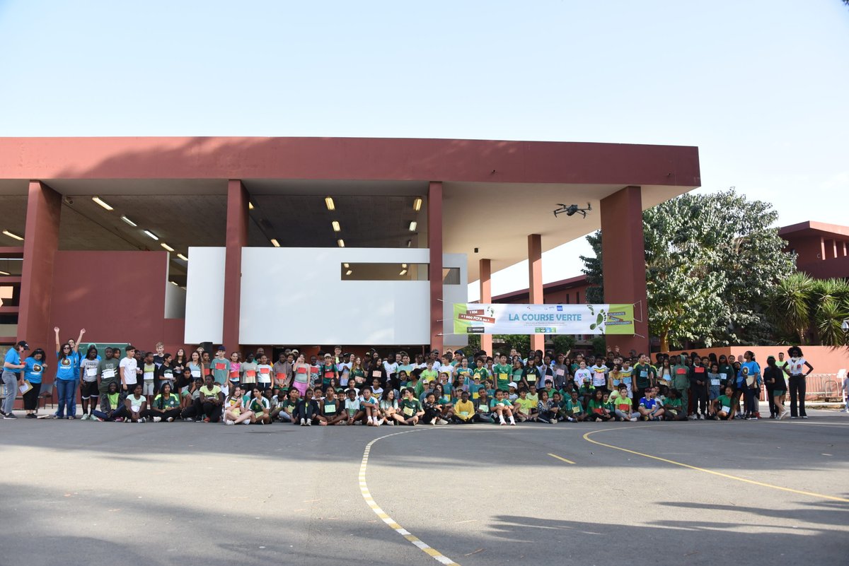 lycee_mermoz's tweet image. #CourseVerte🏃I Clap de fin sur la Course Verte ! 🌱 Les élèves de 5ème et quelques parents courageux ont couru ce matin pour la bonne cause : reboiser le Sénégal ! 🇨🇲
💛 @NebedaySenegal
@aefeinfo