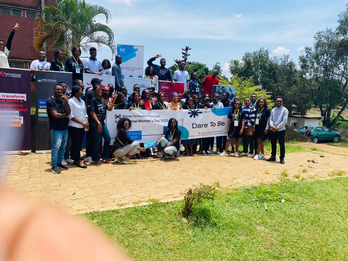 WtmYaounde237's tweet photo. #IWD2023 par la #WTMYde 
Photo de famille 👪 

#WTMDareToBe https://t.co/Cm1RmINR0G