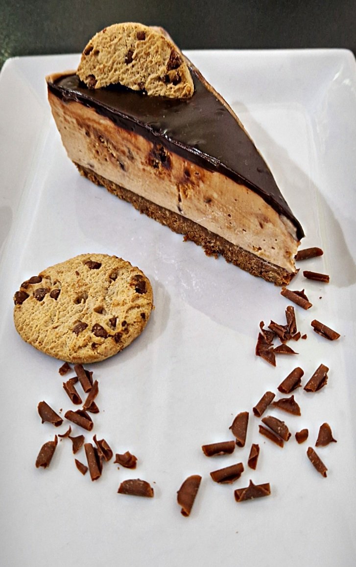 Chocolate Chip Cookie Cheesecake 🍪 😋 
#dessert #desserts #dessertporn #desserttable #dessertlover #dessertbae #desserttime #dessertstagram #dessertgasm #dessertoftheday #dessertbar #dessertgram #dessertbuffet #dessertforbreakfast #dessertmasters #dessertlovers #dessertstory
