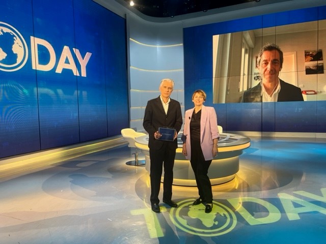 Pronti per la diretta con @TodayTv2000:  La crisi delle banche e in apertura focus su #oralegale. 
Ore 15.15 su #TV2000 
📺 Canale 28 
📡 157 Sky 

Ospiti di @andreasarubbi: @annfasano, presidente di @bancaetica, e @alesessa direttore di @Altroconsumo
#25marzo