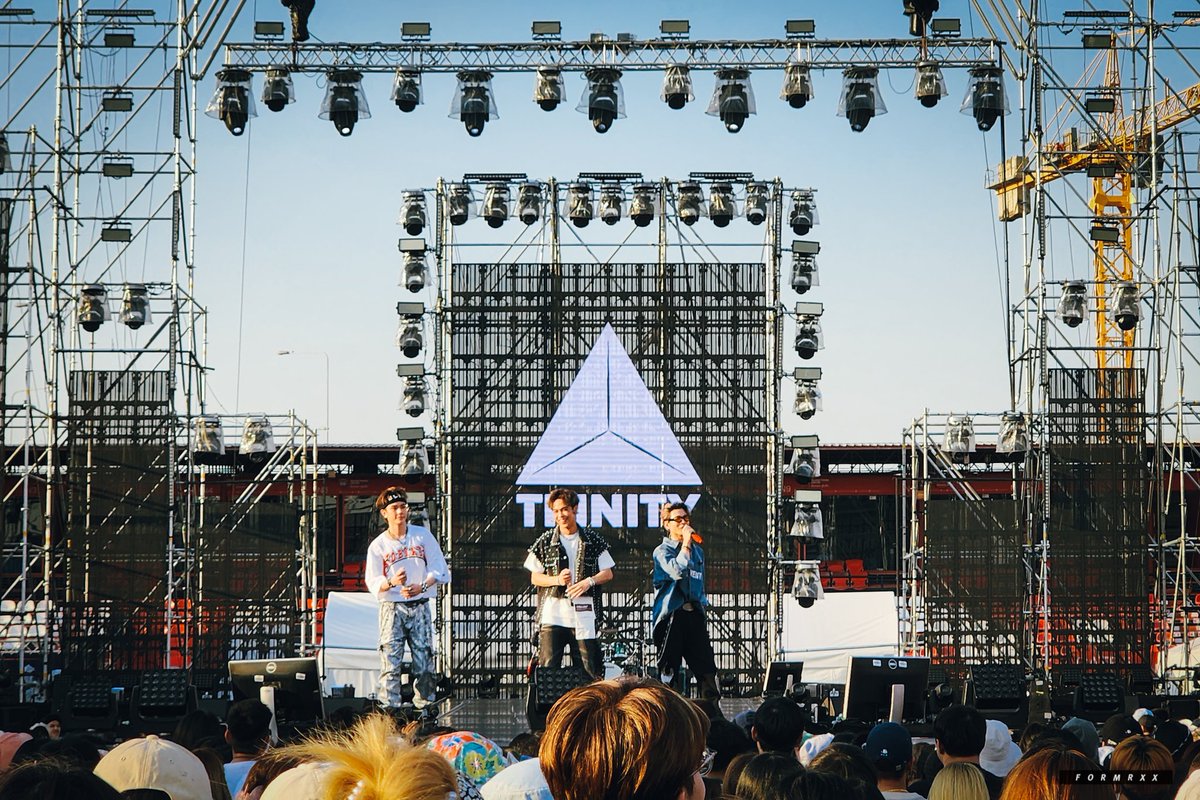 formrxx's tweet image. it's TRINITY right here 🔺

Check by TRINITY 
 #SoundCheckwithTRINITY
#SoundCheck_TH
#TRINITY_TNT