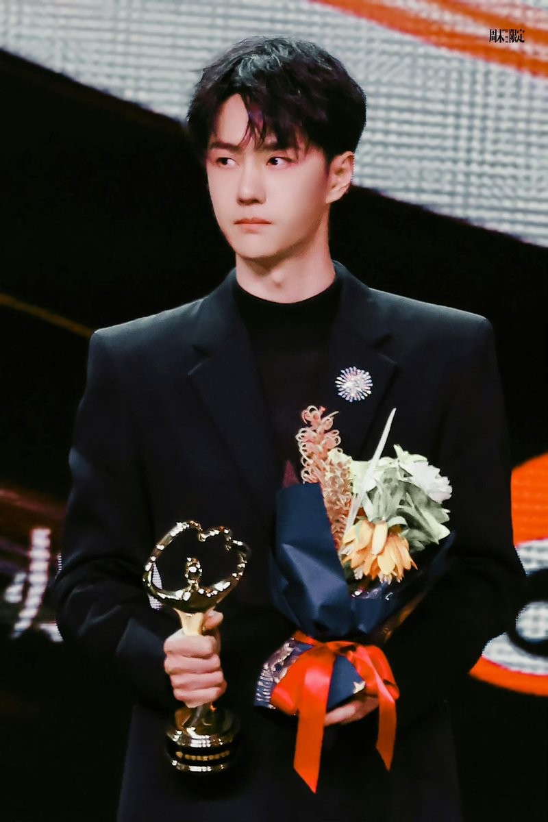 gremlinyibito's tweet photo. congrats to wang yibo and xiao zhan, I’m so proud of my boys🎉they both deserve the awards for their hard work, truly the best actors out there https://t.co/cGnCDAruIY