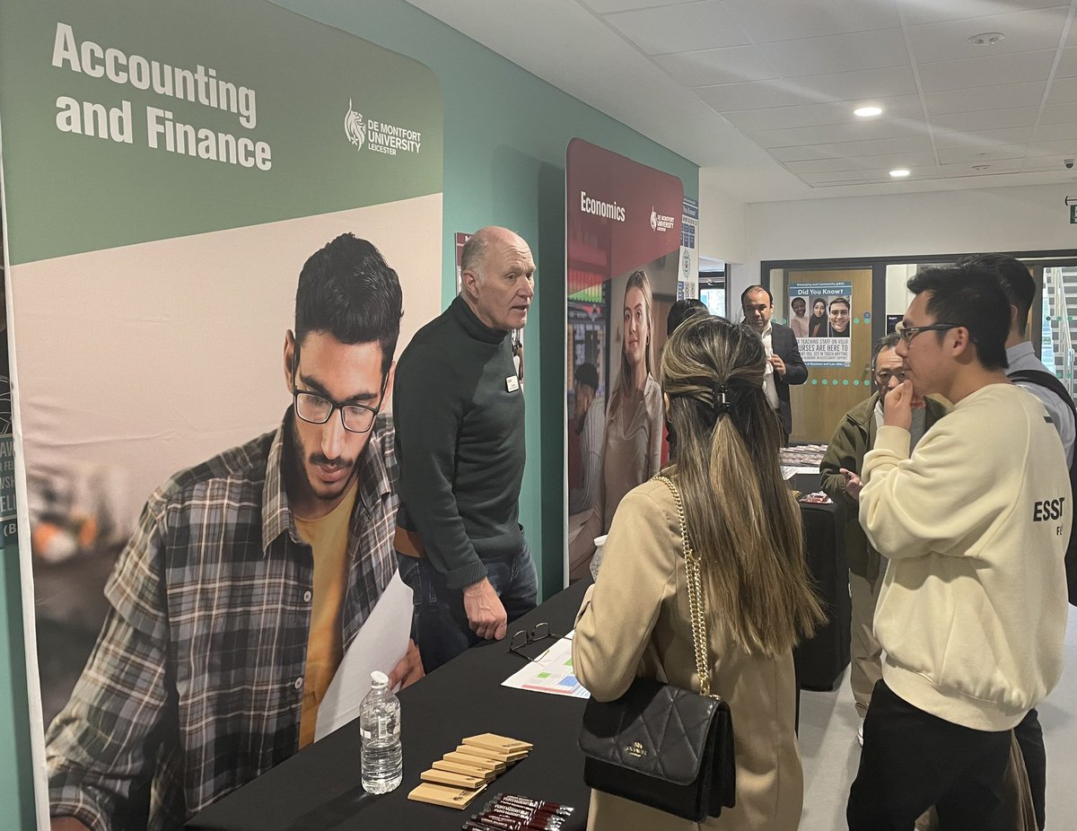 Great questions coming from students keen to know more about @DMUBAL courses. Accounting and Finance has Fred Mear - who works with the World Bank, advising them on financial aid for developing countries - here to take your Qs on careers and opportunities #DMUopenday