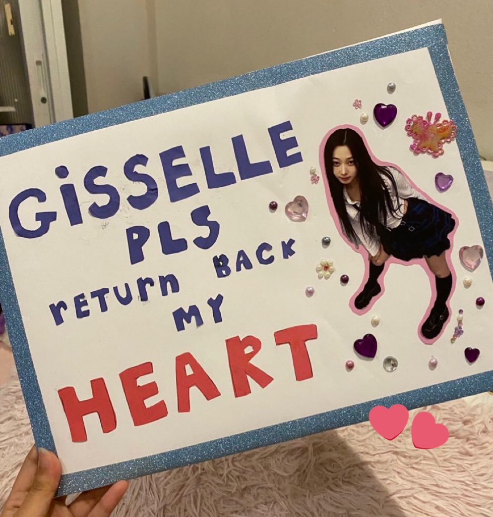 mollymymee's tweet photo. GISELLE RETURN BACK MY FUCKING HEART 😭😭😭😭😭 #SoundCheckFestival2023 #SoundCheck_TH https://t.co/w61O5P0SqC