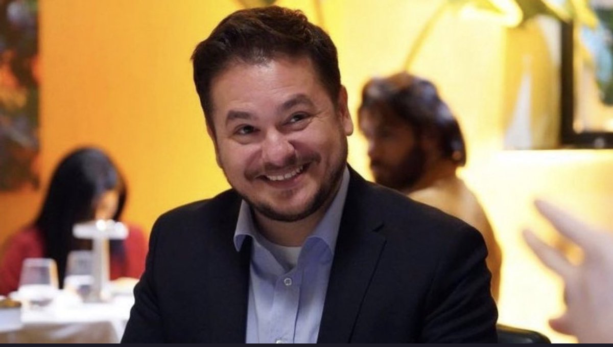 o_o_YaYa_o_o's tweet image. Can we keep him? 🙏🏽 Saffet would make a great 1st friend for Ferit. Yes he’s a dork but like Ferit he doesn’t take himself too serious &amp;amp; has a sense of humor. This is the Bromance I never knew I needed. Can we finally drop P &amp;amp; have a Ferit, Abidin,&amp;amp; Saffet🔺? #SafFer #YalıÇapkını