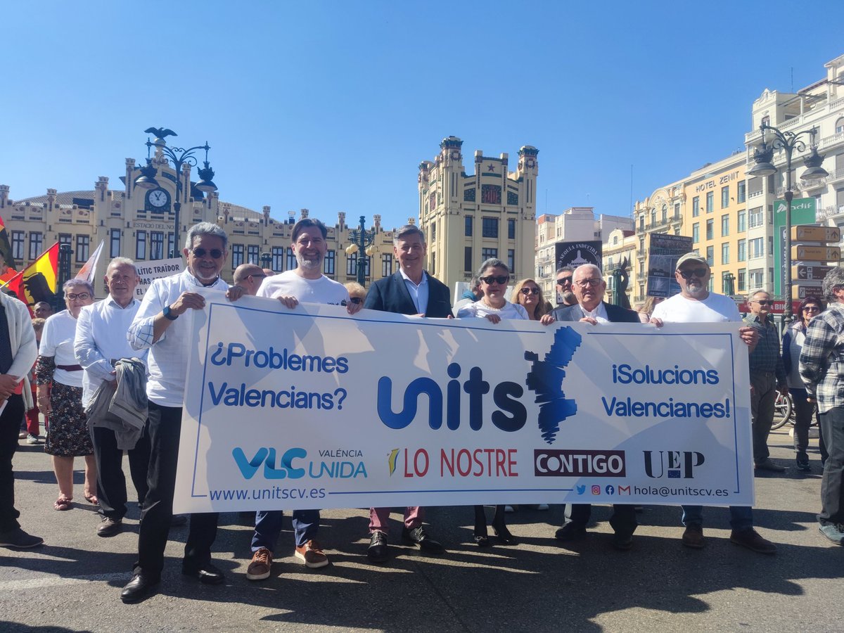 Hui representants de la coalició UNITS hem participat en la gran manifestació contra el globalisme , fals animalisme i mig ambientalisme en el camp i la caça.