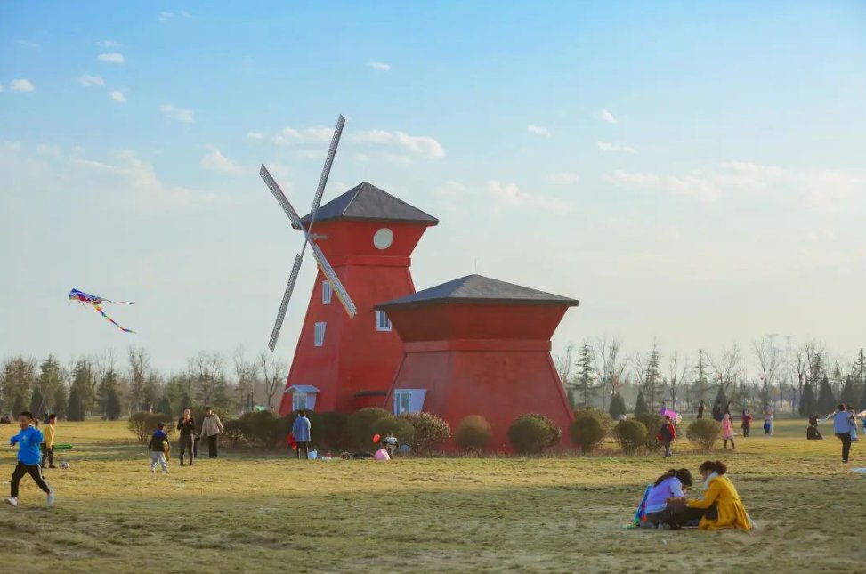 XianyangT's tweet photo. Xianyang High-tech Development Zone not only has high technology, but also beautiful scenery! Welcome everyone to come here for sightseeing. #BestTourismDestination #ShandongTourismDevelopmentConfence @IQingDao2021 https://t.co/VZZaIjLIQK