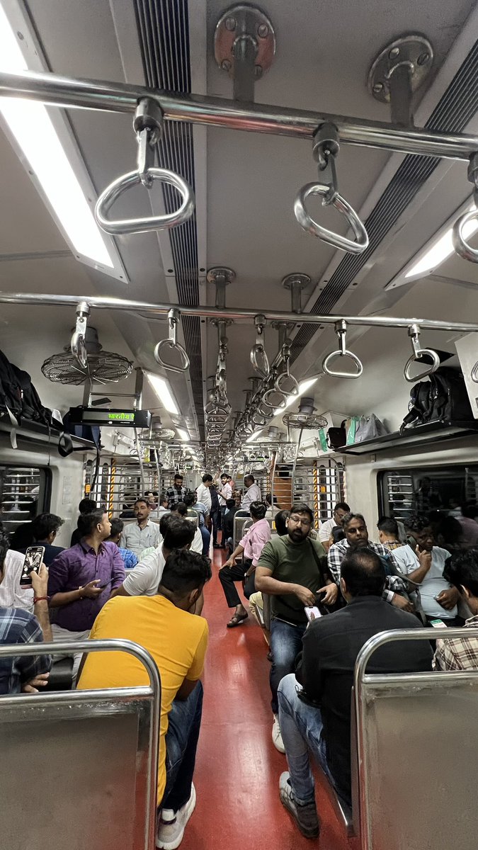 baxirahul's tweet image. Boarded AC local from Marine Lines and no place to sit. 

#Mumbai
#ACLocal