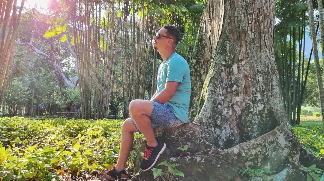 mansurmartinell's tweet photo. Com o tempo, vc vai percebendo que, p ser feliz, vc precisa aprender a gostar de vc, a cuidar de vc e, principalmente, a gostar de quem tbm gosta de vc.
#jardimbotânico #riodejaneiro #RJ #feliz #natureza #sorriso #amor #Love #photooftheday #chaser #jardimbotanicorj #boy #estilo https://t.co/GAAwh3J8AC