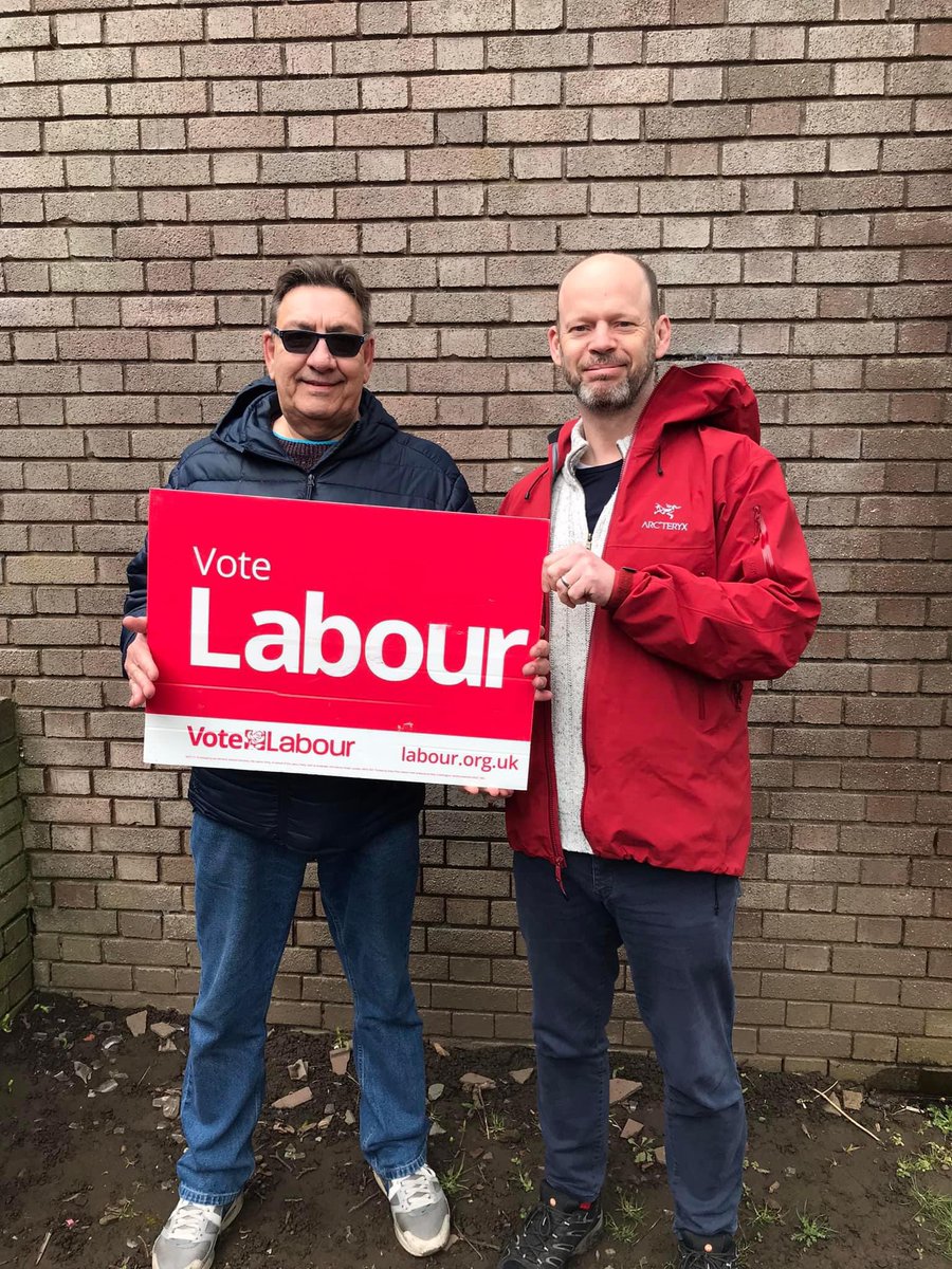 Out campaigning with <a href="/MayorJD/">.</a> then delivering #votesnowdon leaflets in Shiney Row